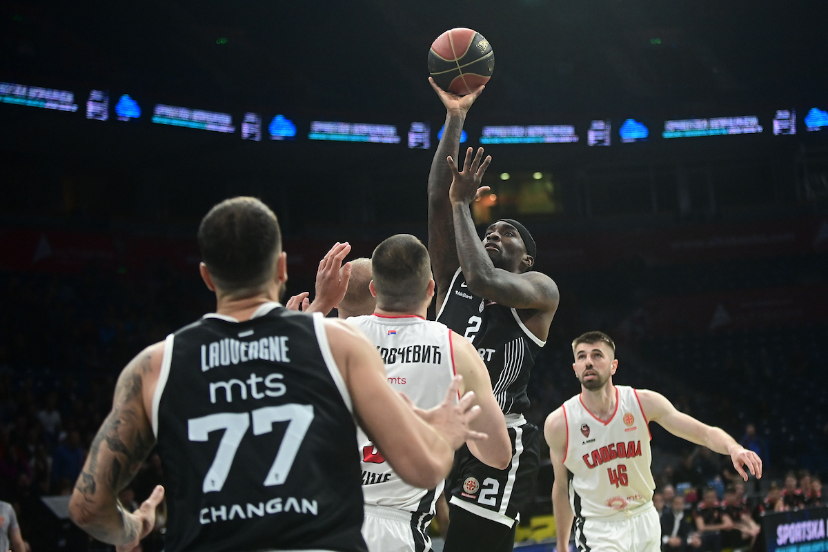 Žofri kapiten kao nekada, dobio i ovacije, a Partizan ima meč-loptu za Fajnal-for